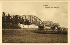 12029 Gezicht op de spoorbrug over de Rijn te Rhenen.